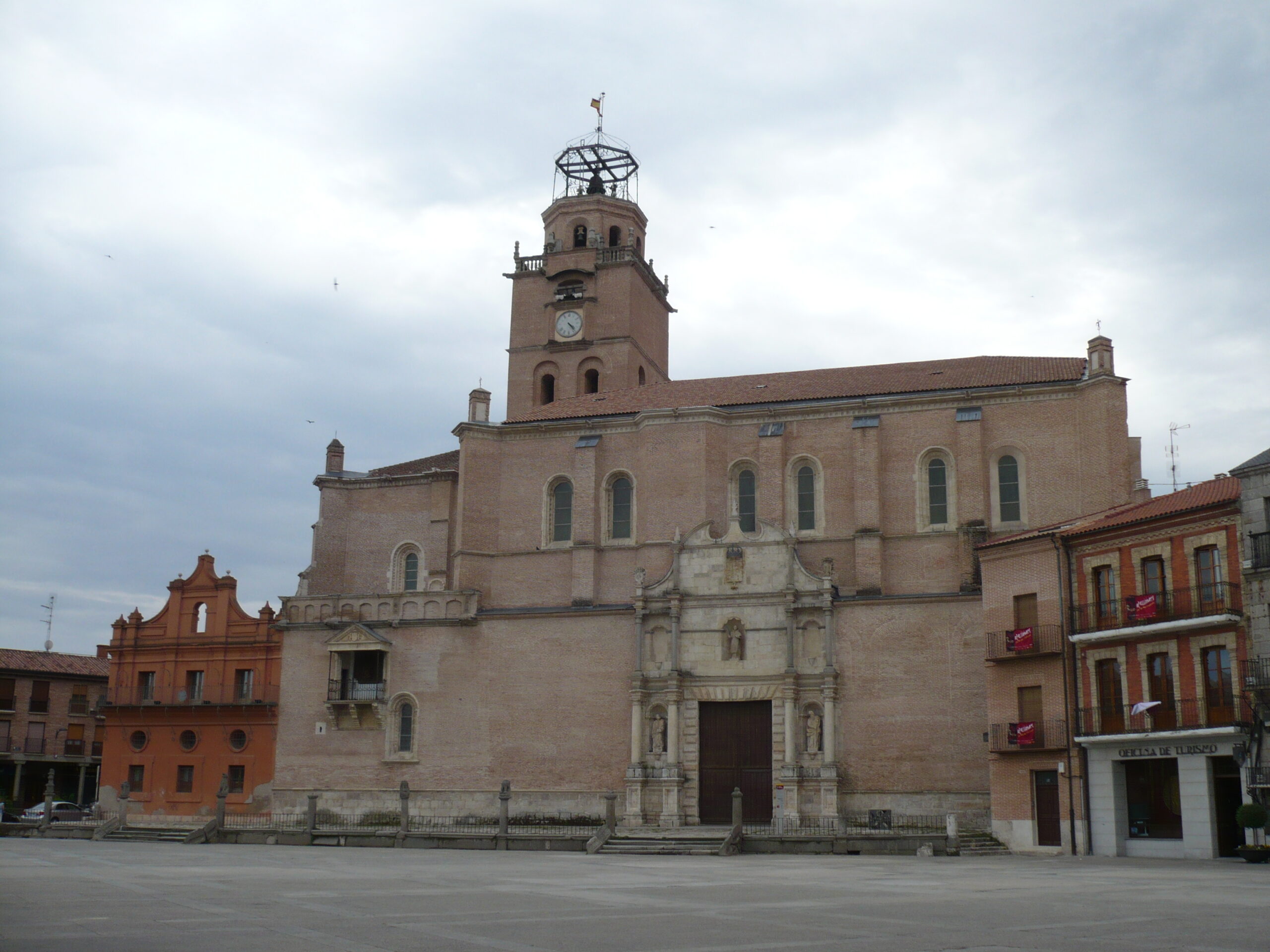 COLEGIATA DE SAN ANTOLÍN